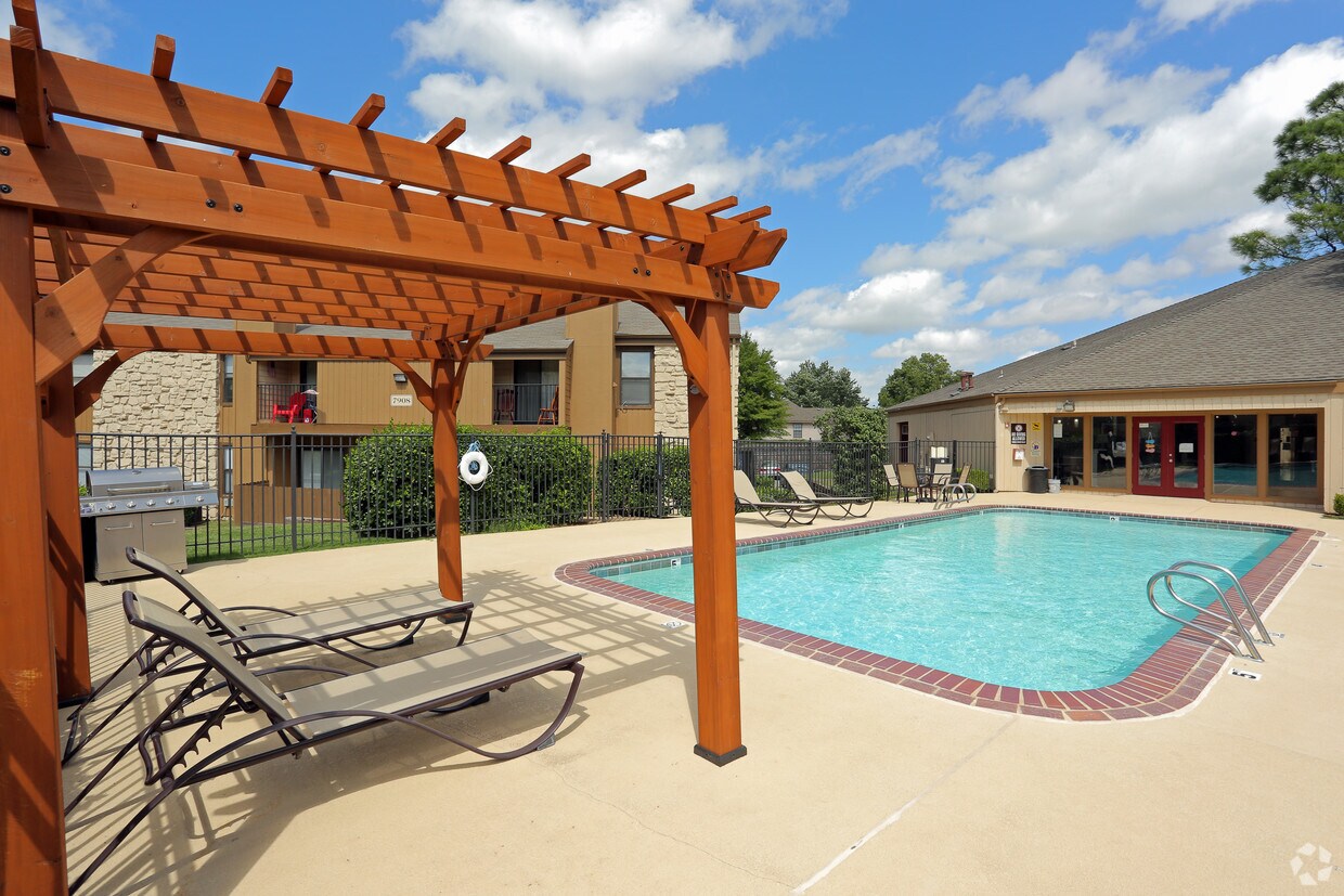 Crossings at Minshall Park Apartments Tulsa, OK