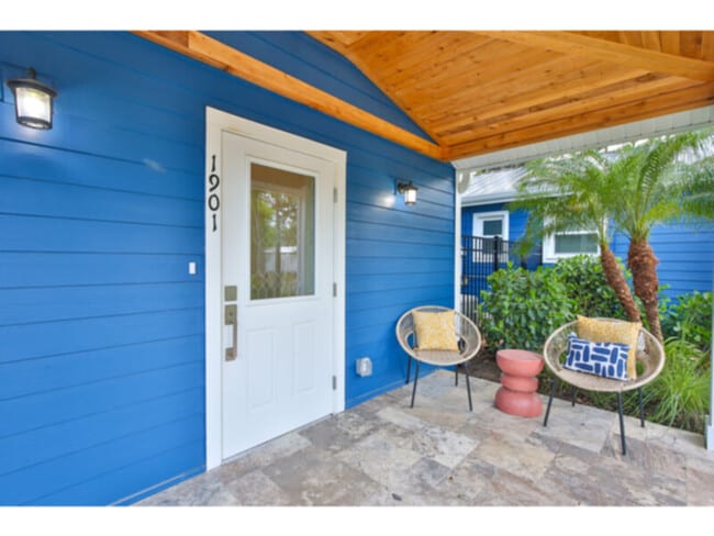 Building Photo - Completely renovated 4 bedroom cottage in ...