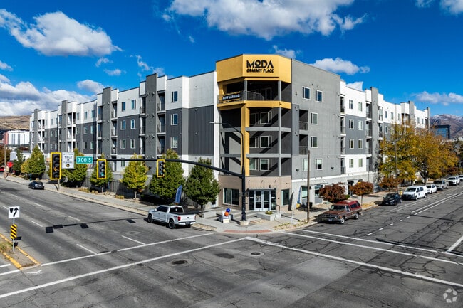 Building Photo - Granary Place
