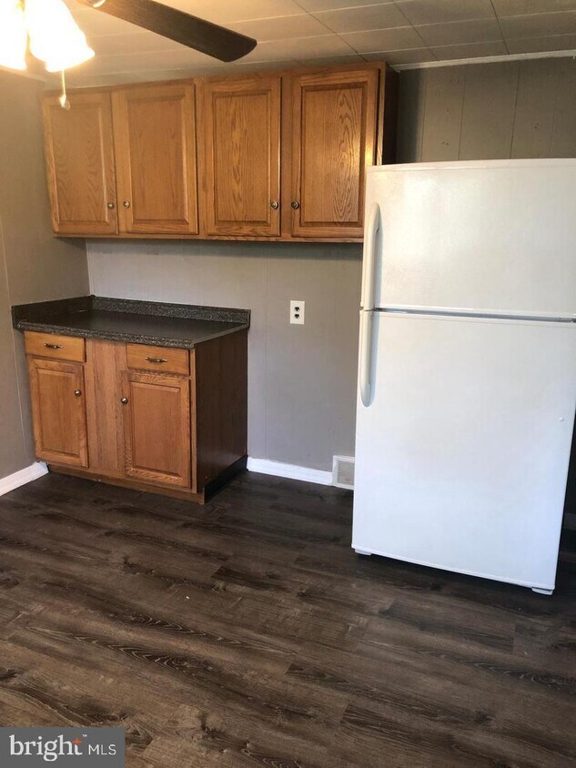 924 S Bellevue Ave, Langhorne, PA 19047 Room for Rent in Langhorne