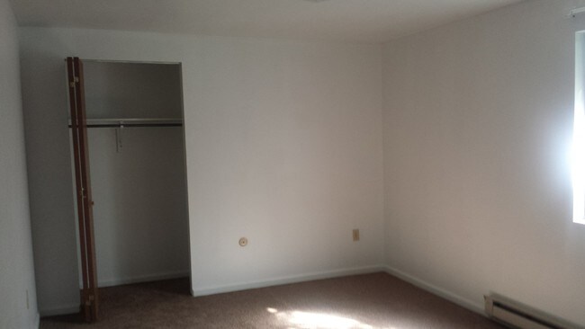 Bedroom - 305 King Ave