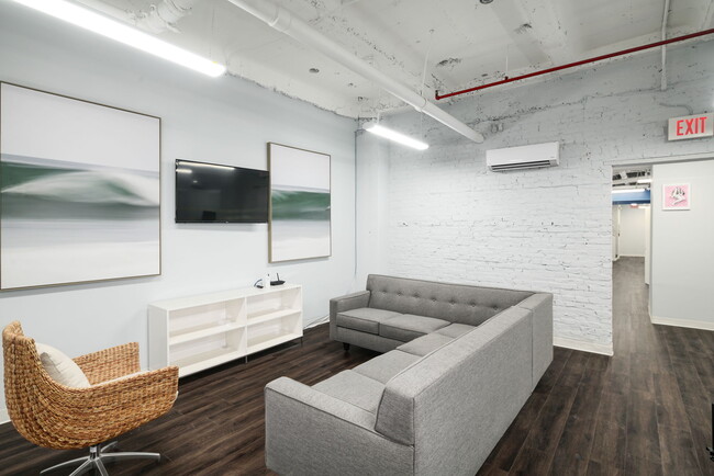 Resident Lounge - 1501 Locust St Residential