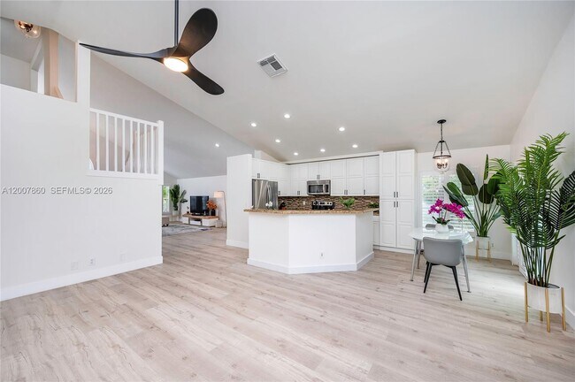 Foto del edificio - Northwest 144th Avenue, Pembroke Pines, FL 33028 - 4 BR 2.5 BA single-family home