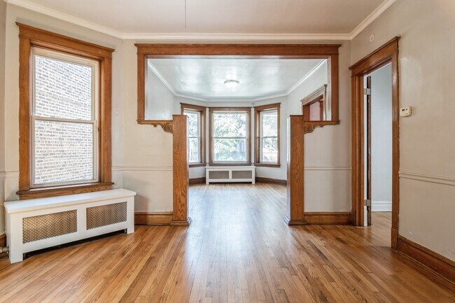 Foto del edificio - 2339 N Springfield Ave