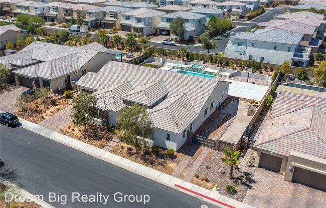 Foto del edificio - 5 br, 3.5 bath House - 8233 Sweetwater Cre...