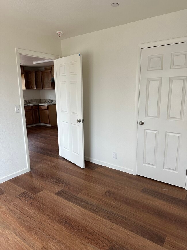 Foto del edificio - 1907 W 4th St