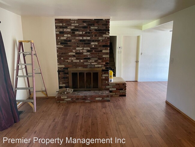 Building Photo - 3 br, 2.5 bath House - 2937 Oro Garden Ran...