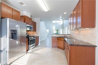 Building Photo - 1620 Bryant Dr