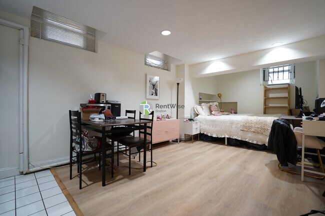 Foto del edificio - 304 Berkeley St