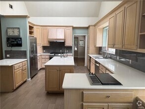 Building Photo - 2450 Melville Dr