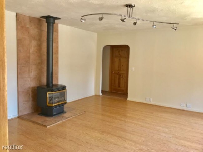 Building Photo - 2 br, 1 bath House - 1200 Bennett Lane
