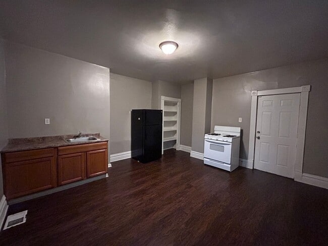 Building Photo - 1303 Woodland Ave