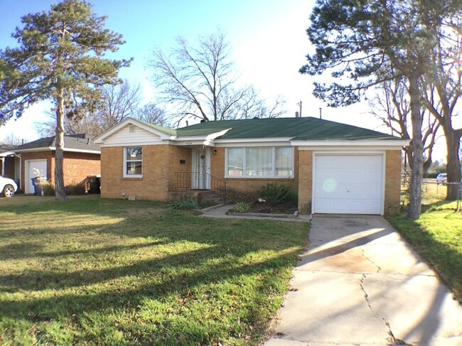Photo - 1624 Oxford Way House