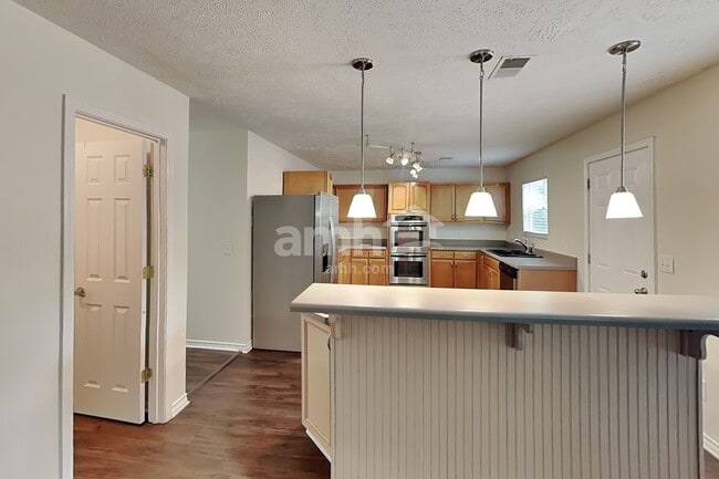 Building Photo - 2651 Sutherland Dr