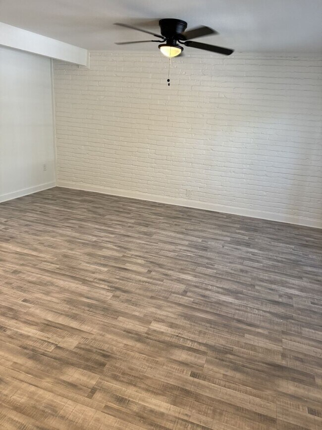 Foto del edificio - 239 Emerson St