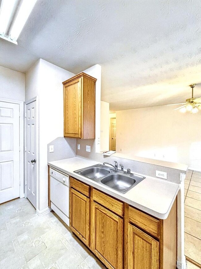 Building Photo - 4710 Kiowa Cir