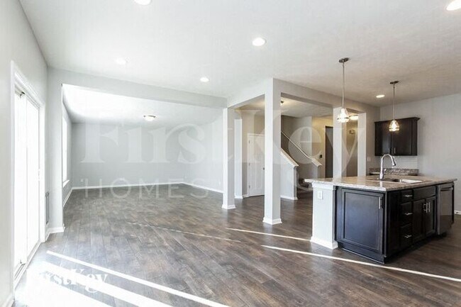 Foto del edificio - 719 Jefferson Park Dr