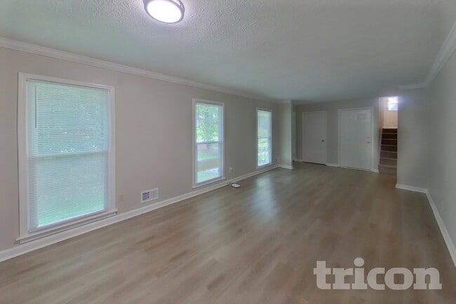 Building Photo - 1763 Lamancha Dr NW