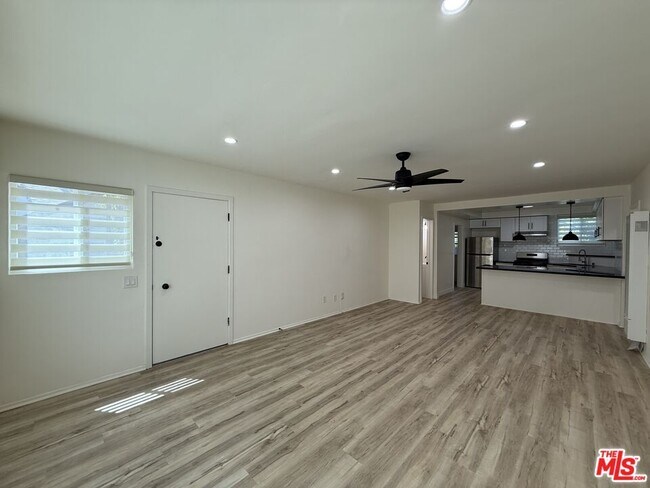Foto del edificio - 25226 Loytan St