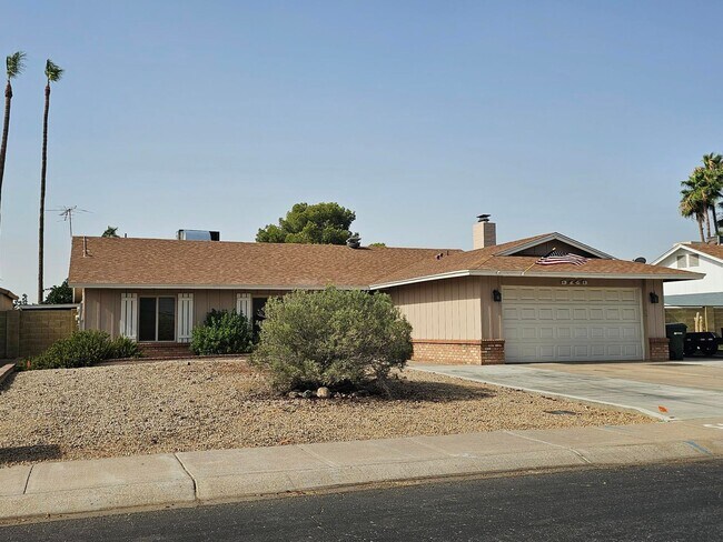 Building Photo - 3 Bedroom 2 Bath Furnished Home