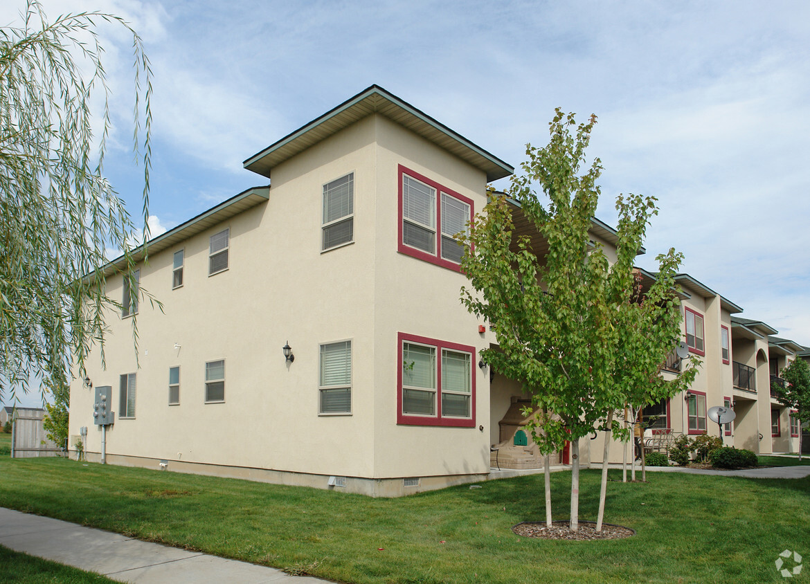 Foto principal - Charter Pointe Apartments