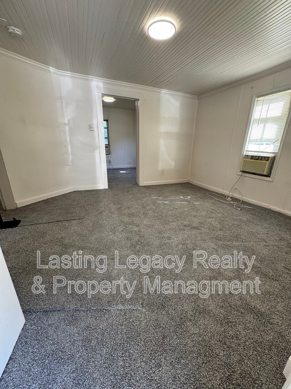 Building Photo - 1325 Gholson Ave S East