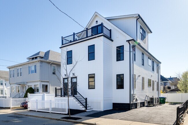 Building Photo - 107 Willis Ave