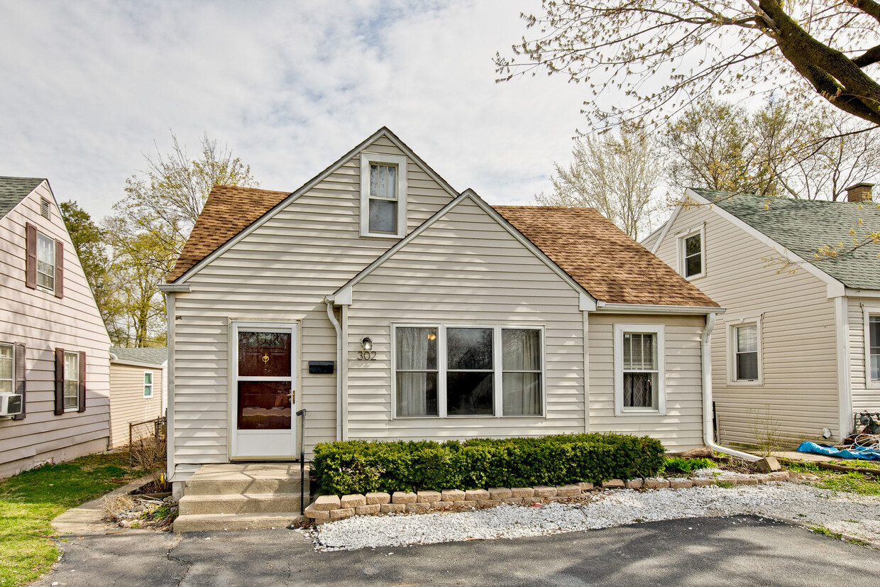 Primary Photo - 302 E Washington St
