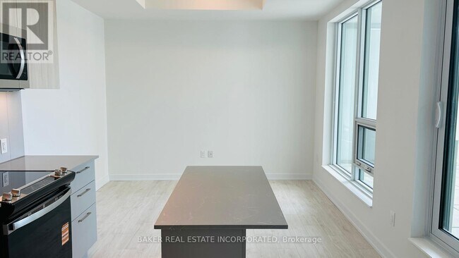 Photo du b&#226;timent - 500 Plains Rd E