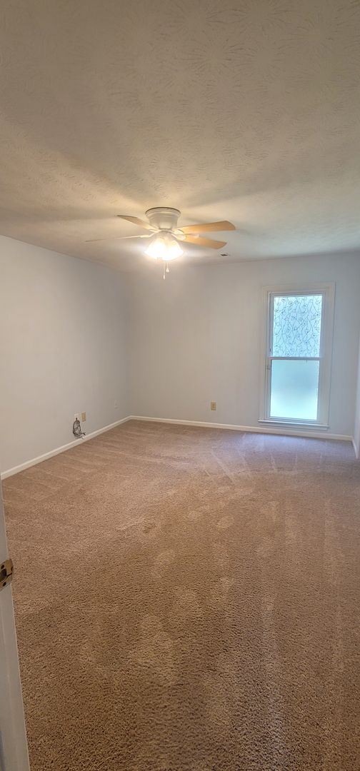 Building Photo - 798 Omega Dr