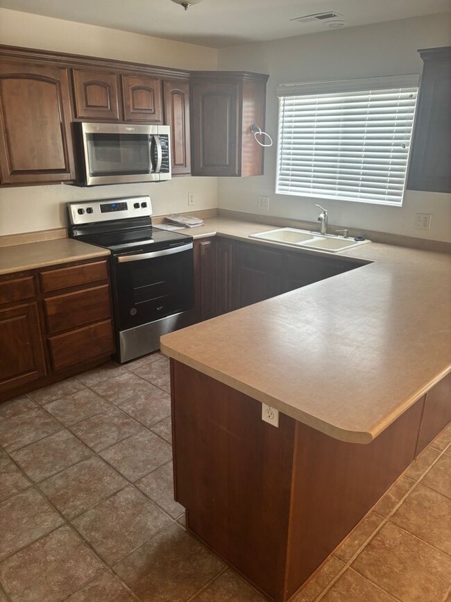 Building Photo - 316 S 2450 E