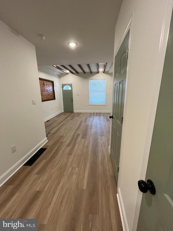 Foto del edificio - 533 S Salford St