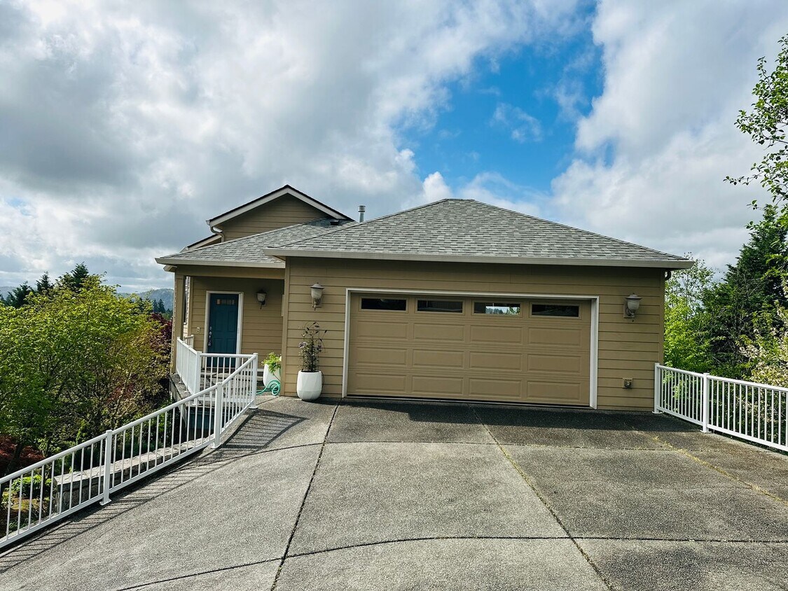 Primary Photo - Stunning Custom Home with Beautiful Views