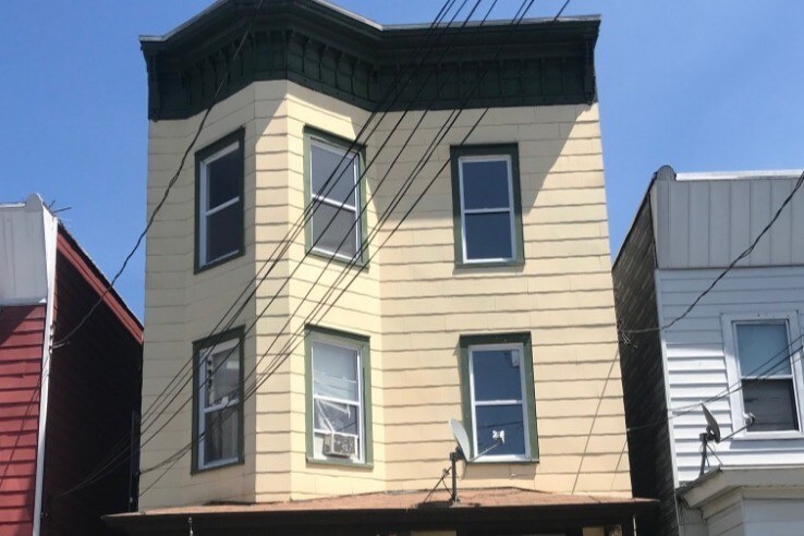 Primary Photo - 73 Park Ave