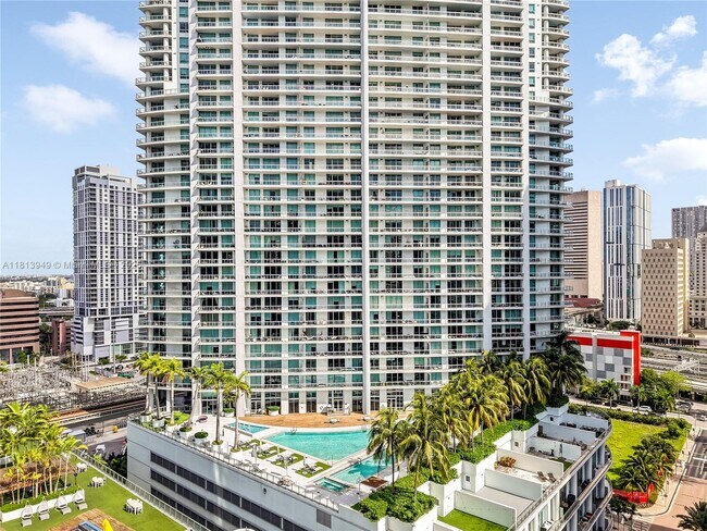 Foto del edificio - 90 SW 3rd St