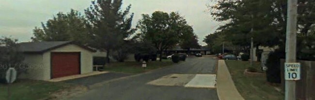 Foto del edificio - 100 Blanchard Ct