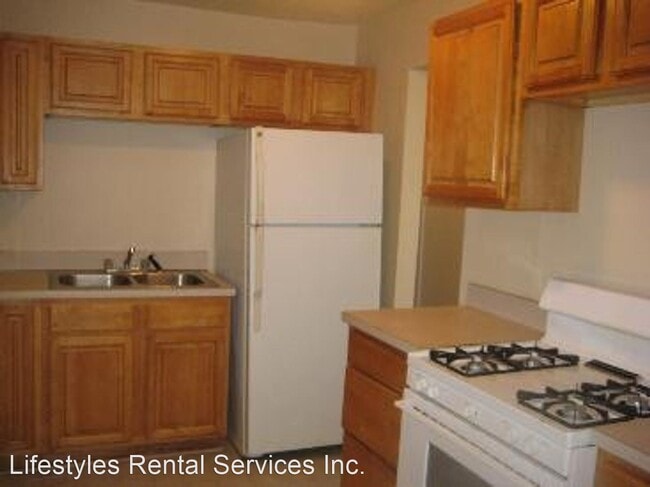 Building Photo - 3 br, 1 bath House - 2289 Forest St