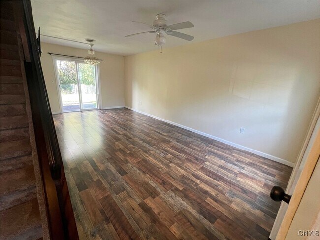 Foto del edificio - 245 Wildwood Ridge