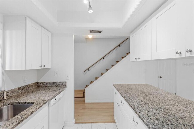 Foto del edificio - 3920 Cedar Limb Ct