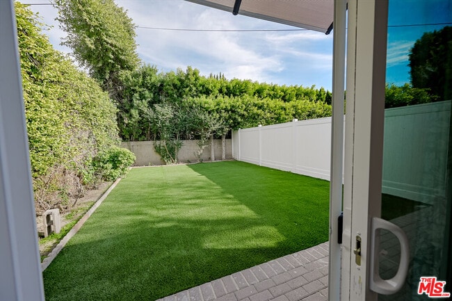 Foto del edificio - 4424 Noble Ave