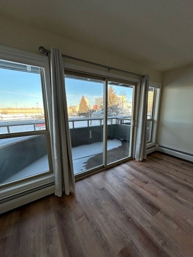 Foto del edificio - 221 E 7th Ave