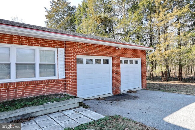 Building Photo - 11105 Berry Rd