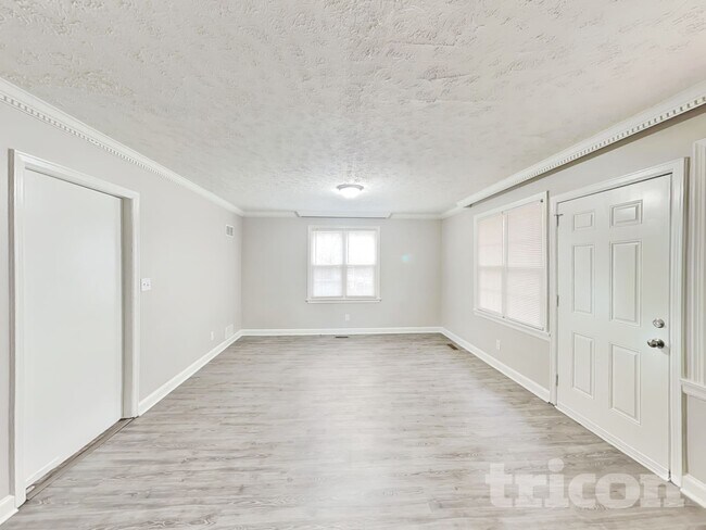 Foto del edificio - 1122 Paramount Cir