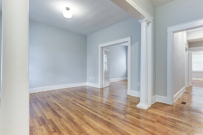 Foto del edificio - 421 Chimborazo Blvd