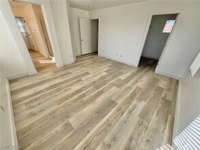 Building Photo - 9511 W Spring Blush Ave