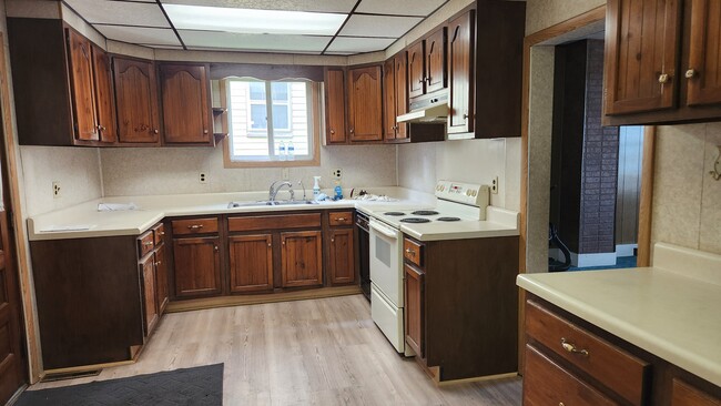 Building Photo - 615 Bigler Ave