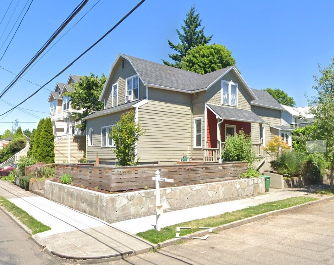 Primary Photo - 1134 SE 45th Ave