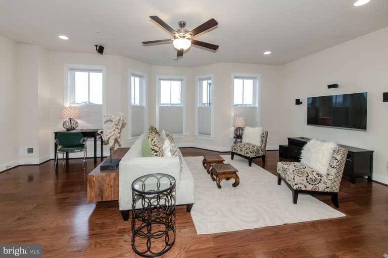 Foto principal - 737 Bluemont Ave
