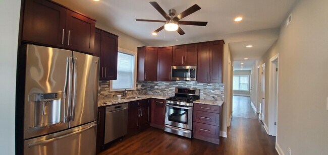 Foto del edificio - 4138 W Barry Ave