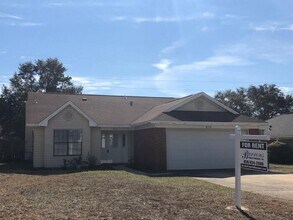 Building Photo - 2715 Summertree Ln